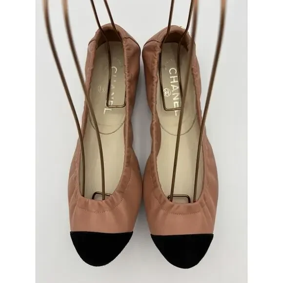 Chanel Interlocking CC Logo Ballet Flat Beige Black Leather Size 38.5 / 8.5 - Picture 4 of 16
